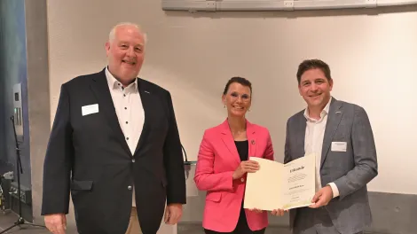 Übergabe Förderbescheid KAREm-01