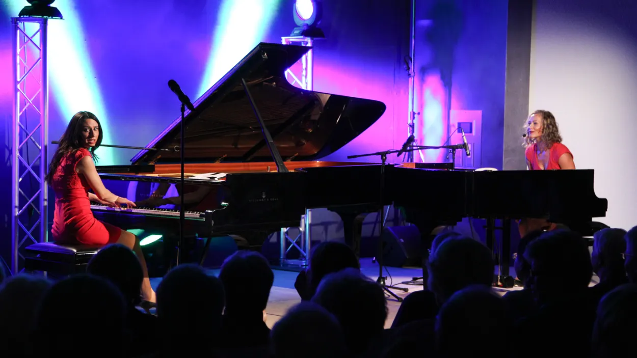 Queenz of Piano im Holcim Werkforum