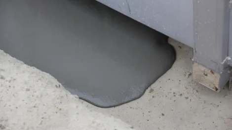 Fließfähiger Schaumbeton