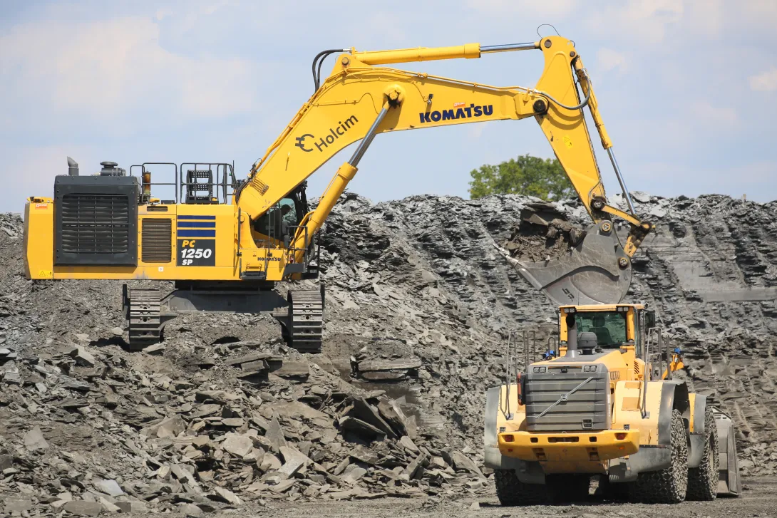 Ölschieferbruch Holcim Zementwerk Dotternhausen