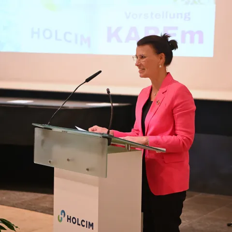 Übergabe Förderbescheid KAREm-02