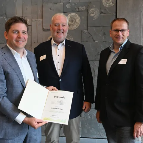 Übergabe Förderbescheid KAREm-04