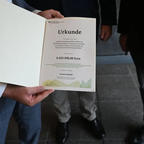 Übergabe Förderbescheid KAREm-03